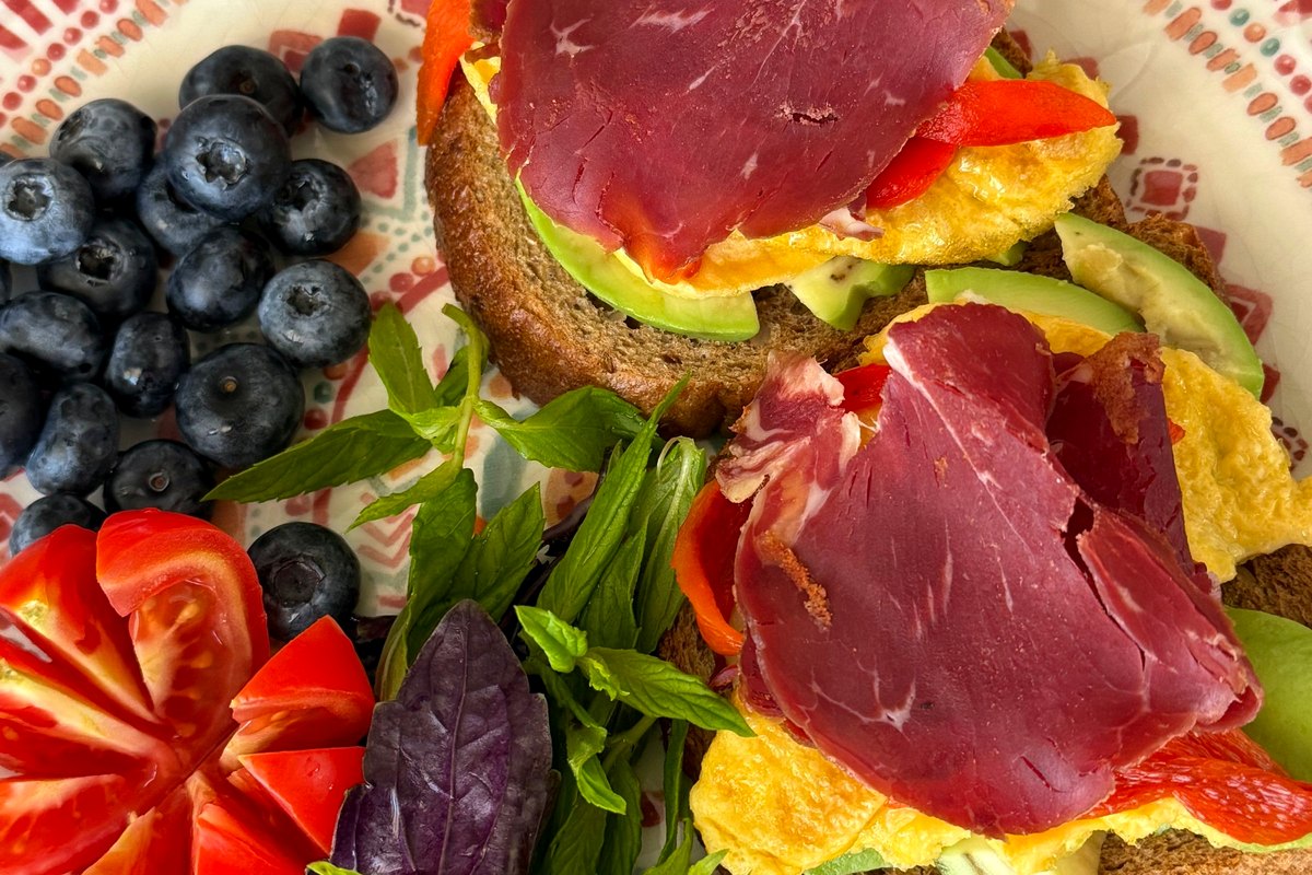 Pastırma Kaç Kalori? Besin Değerleri, Protein ve Tuz Oranı